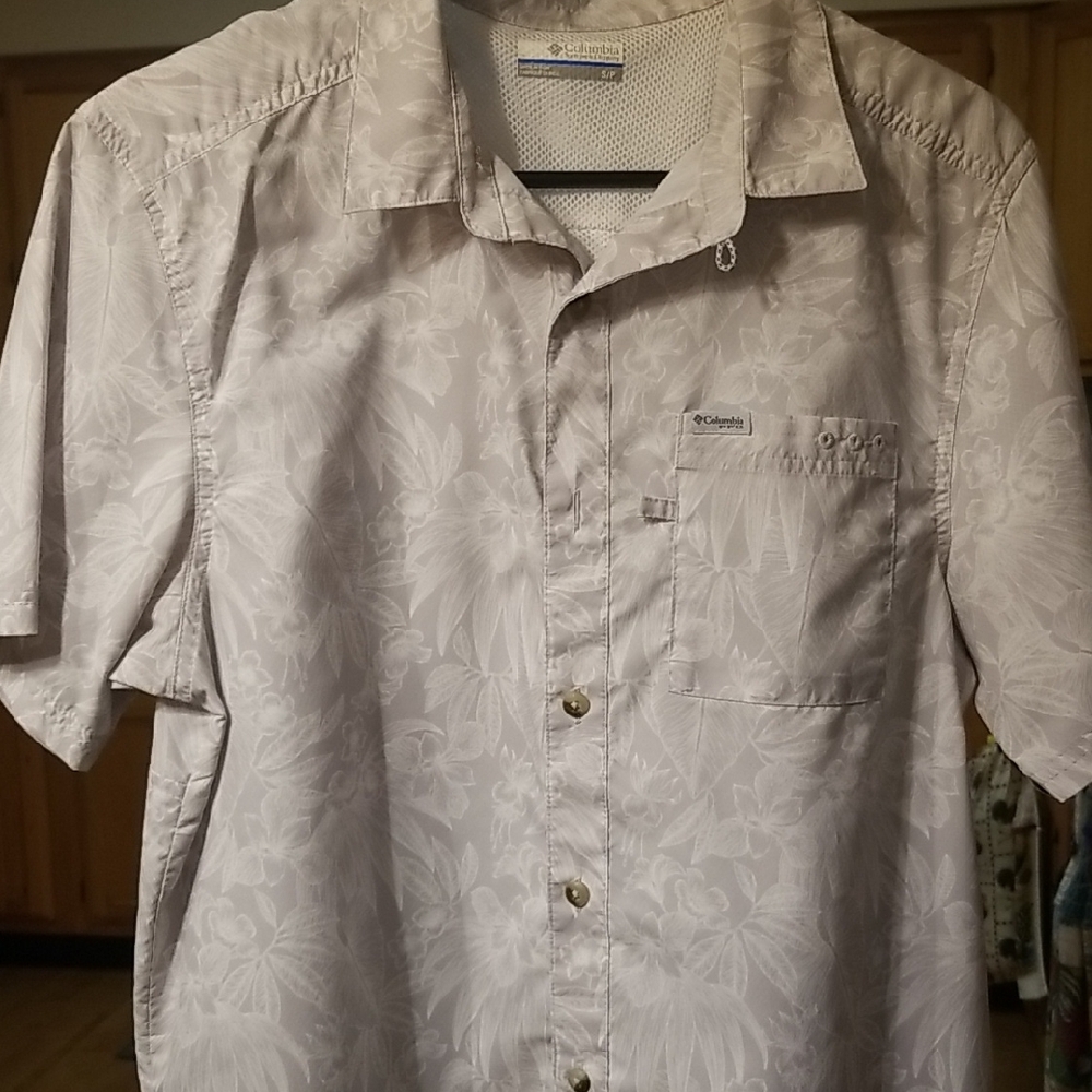Columbia Men's White Short Sleeve Shirt
